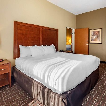 Comfort Inn & Suites Shawnee North Near I-40 Экстерьер фото