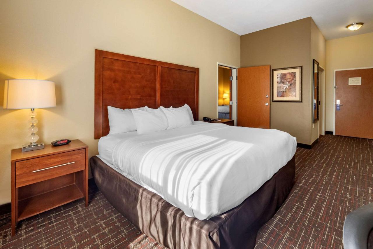 Comfort Inn & Suites Shawnee North Near I-40 Экстерьер фото
