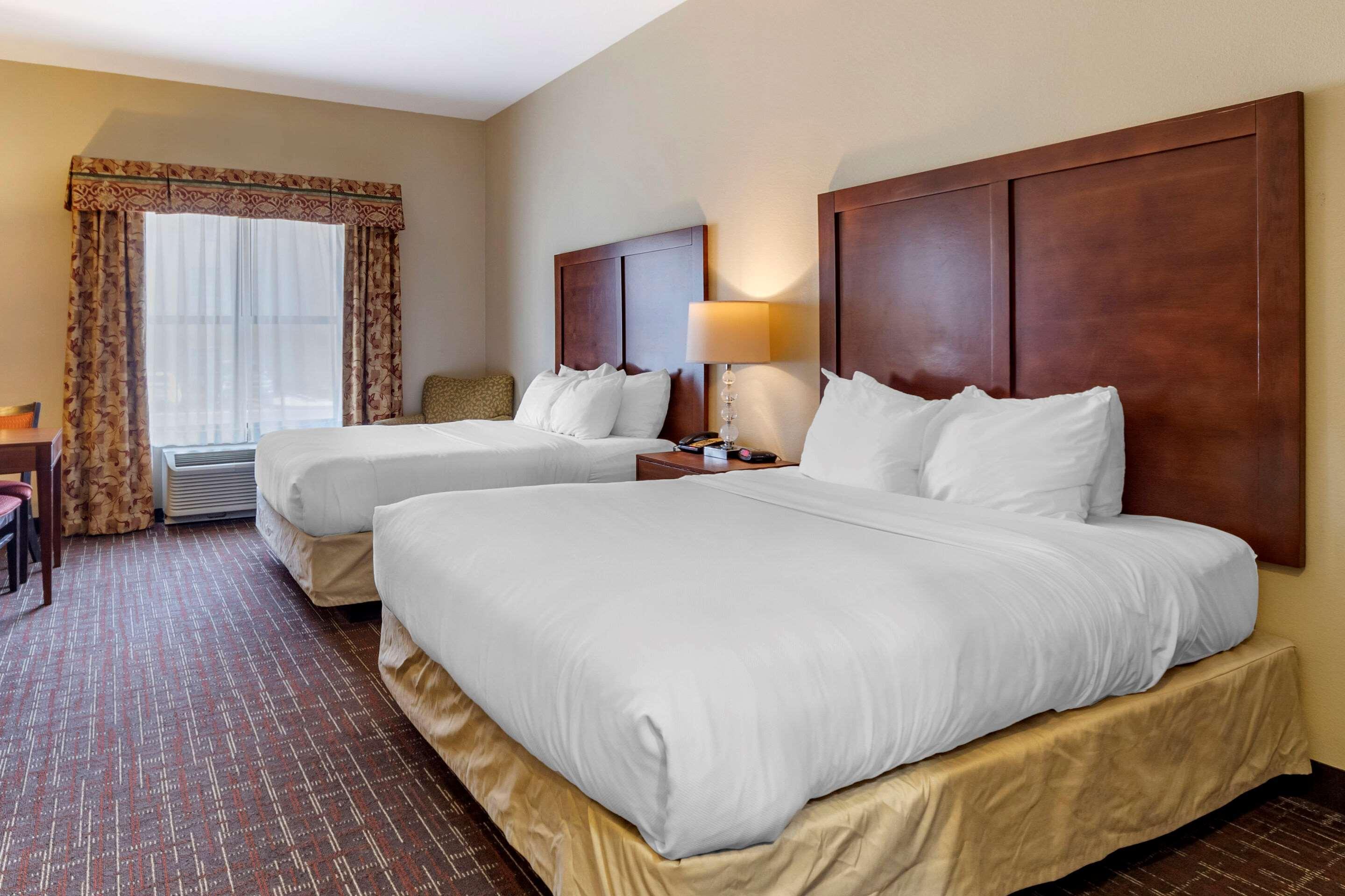 Comfort Inn & Suites Shawnee North Near I-40 Экстерьер фото