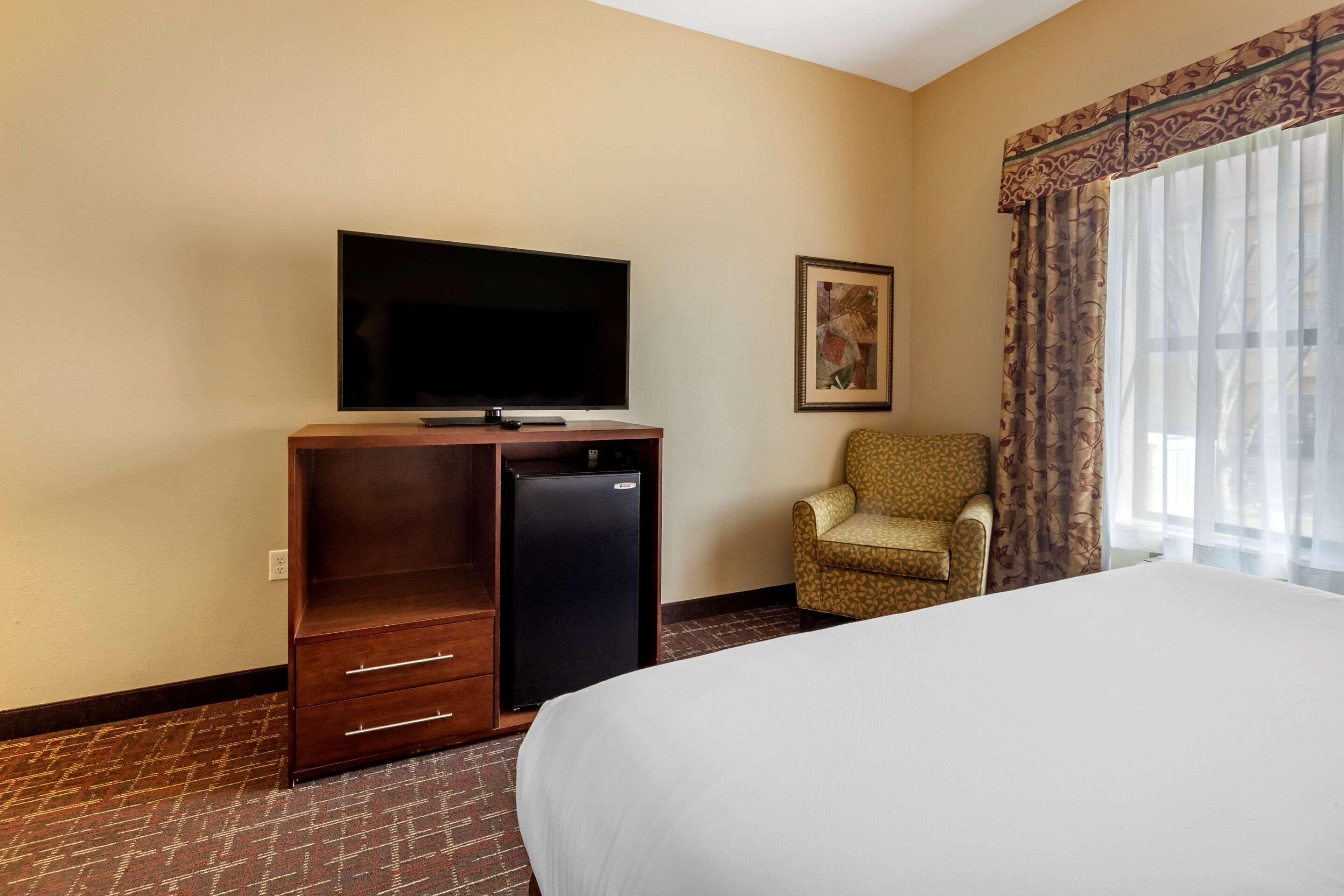 Comfort Inn & Suites Shawnee North Near I-40 Экстерьер фото