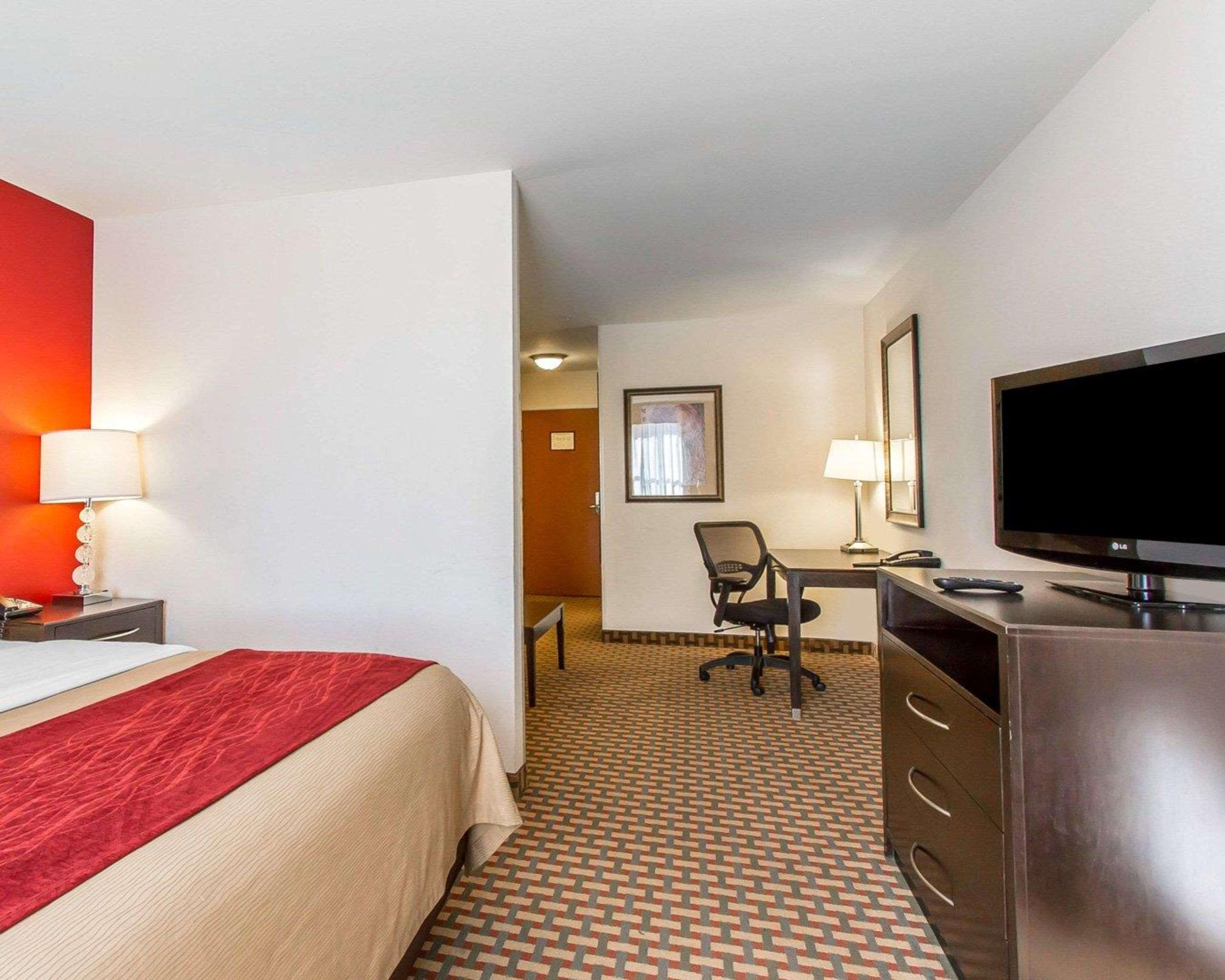 Comfort Inn & Suites Shawnee North Near I-40 Экстерьер фото