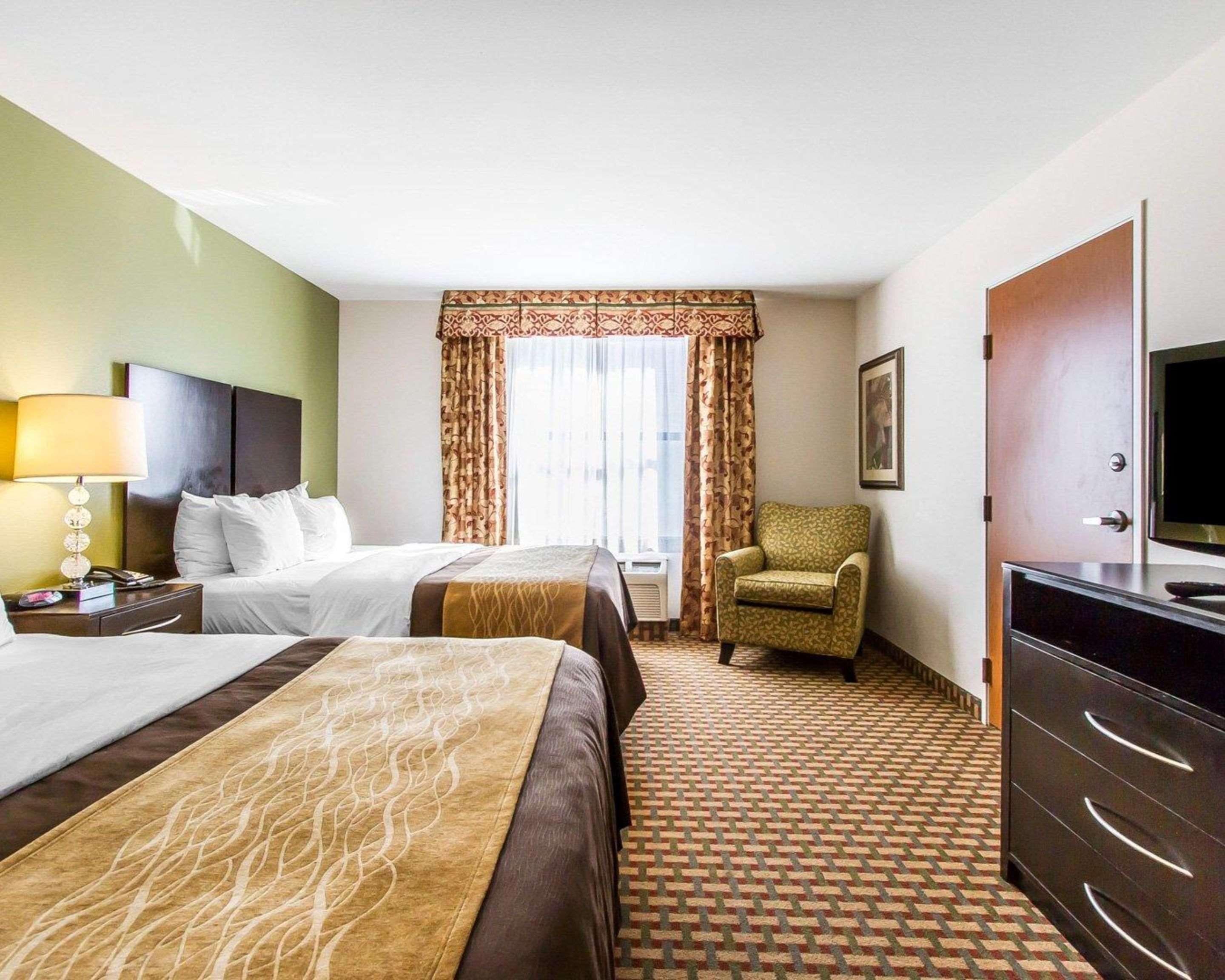 Comfort Inn & Suites Shawnee North Near I-40 Экстерьер фото
