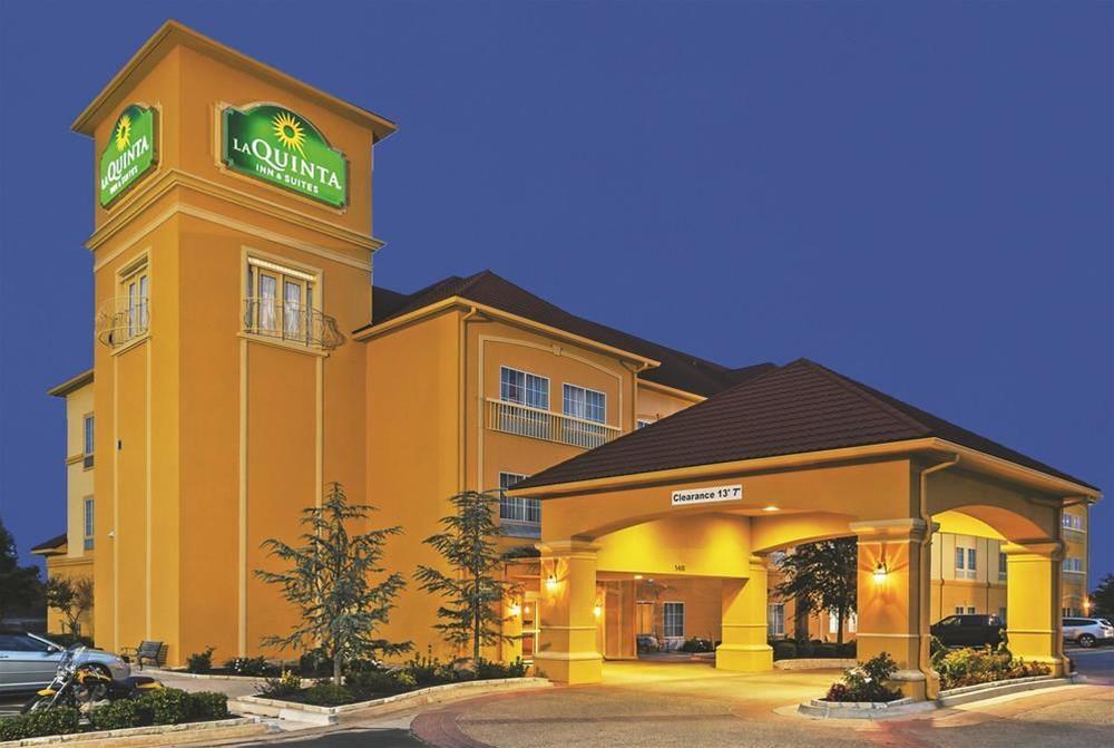 Comfort Inn & Suites Shawnee North Near I-40 Экстерьер фото