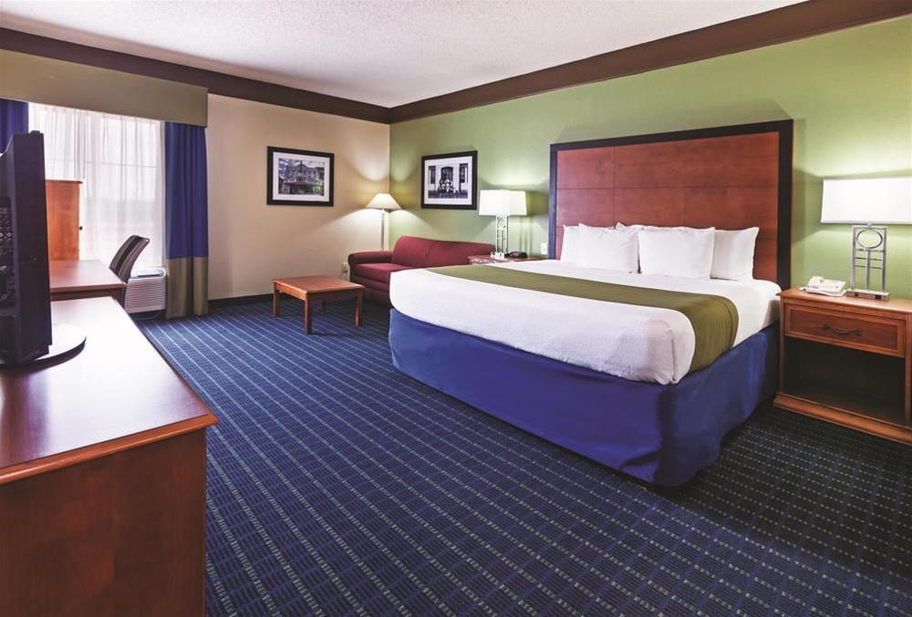 Comfort Inn & Suites Shawnee North Near I-40 Экстерьер фото