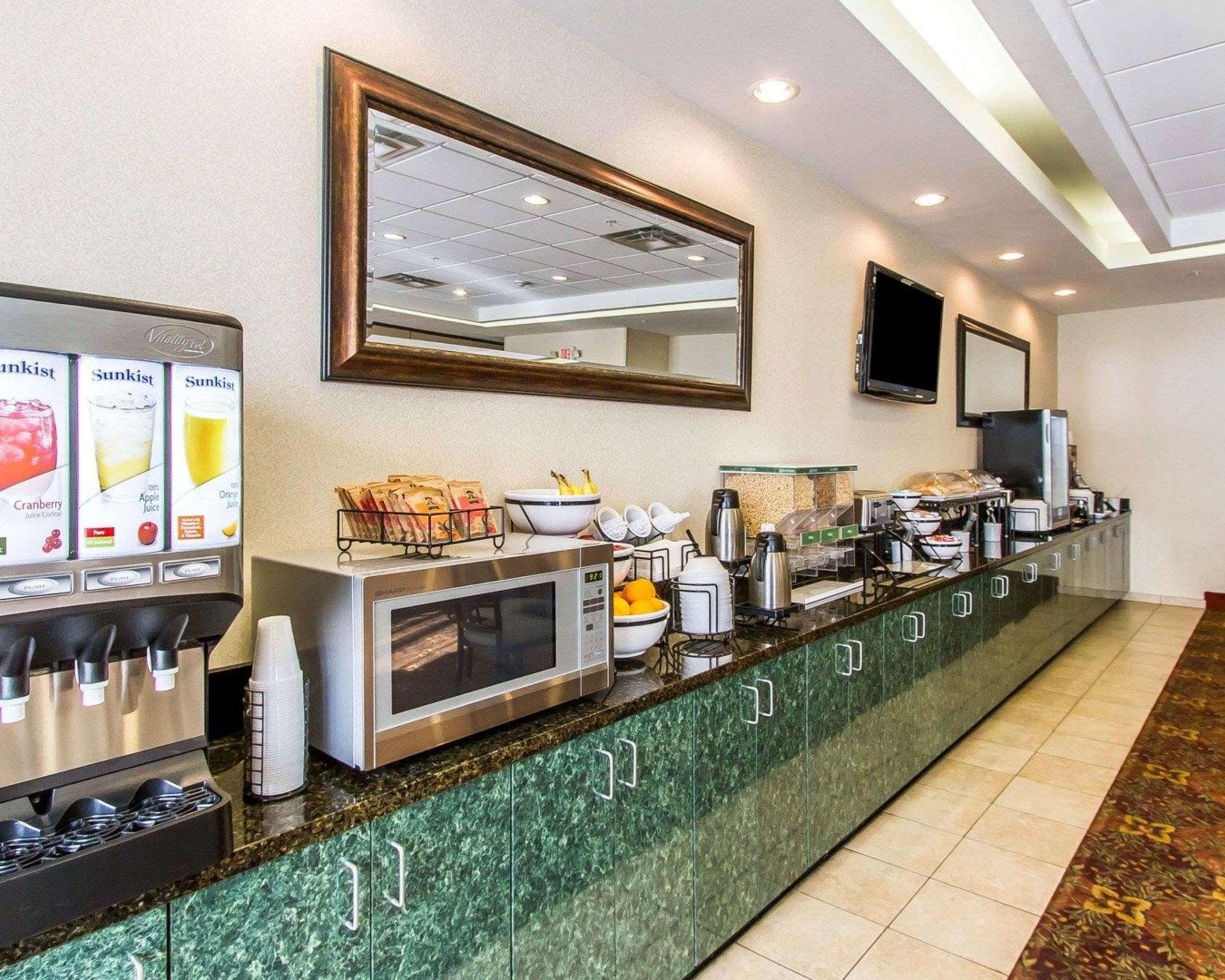 Comfort Inn & Suites Shawnee North Near I-40 Экстерьер фото