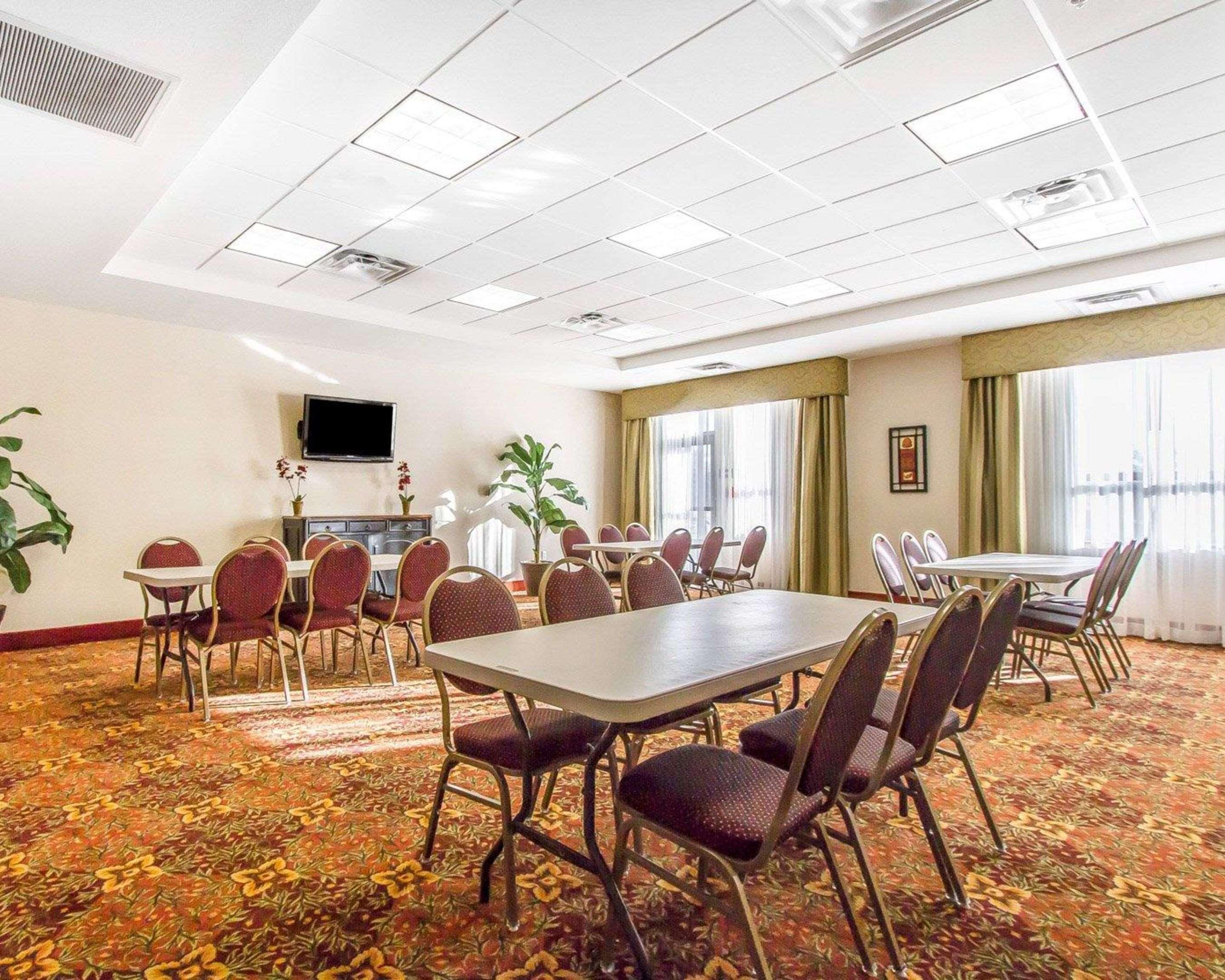 Comfort Inn & Suites Shawnee North Near I-40 Экстерьер фото