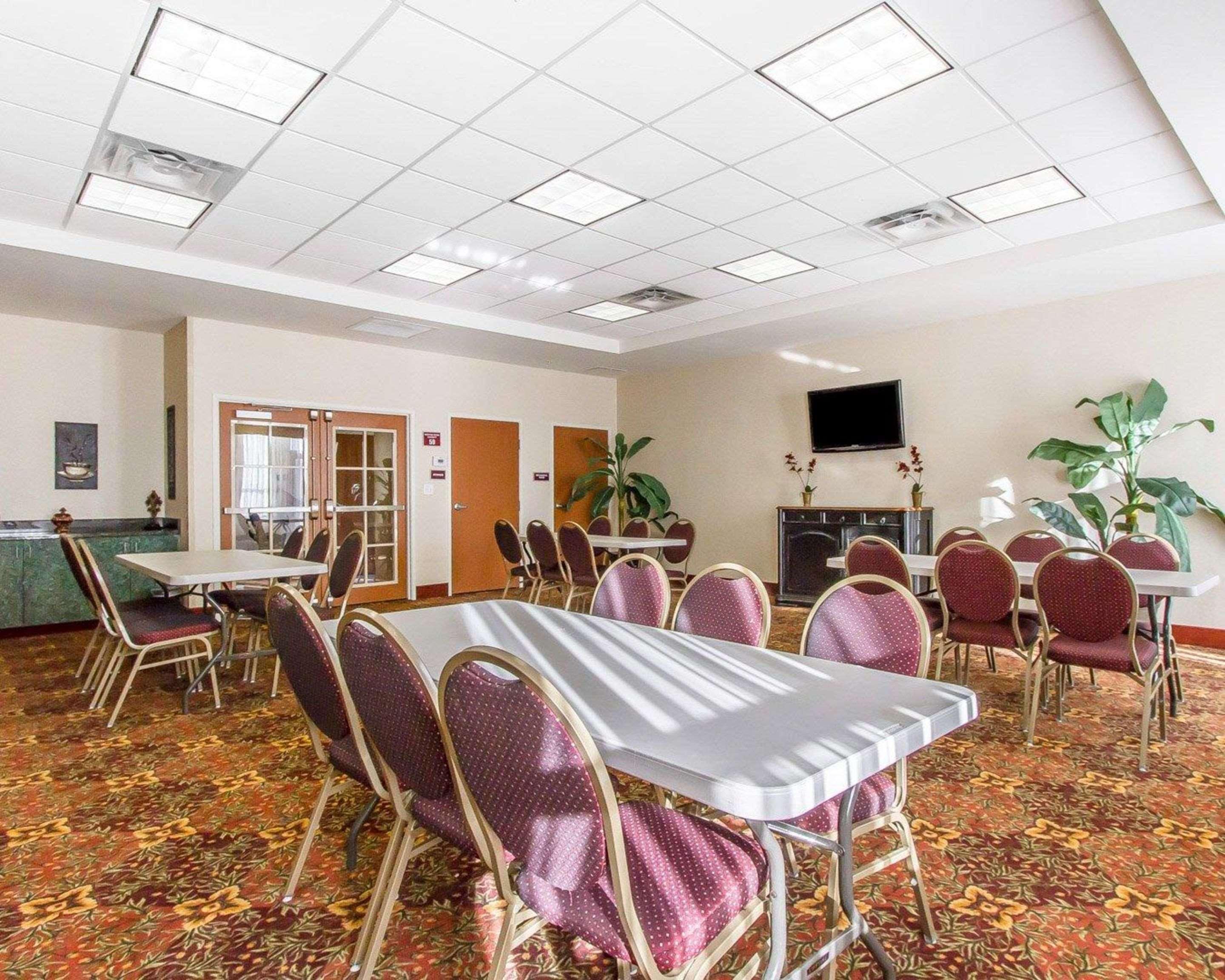 Comfort Inn & Suites Shawnee North Near I-40 Экстерьер фото