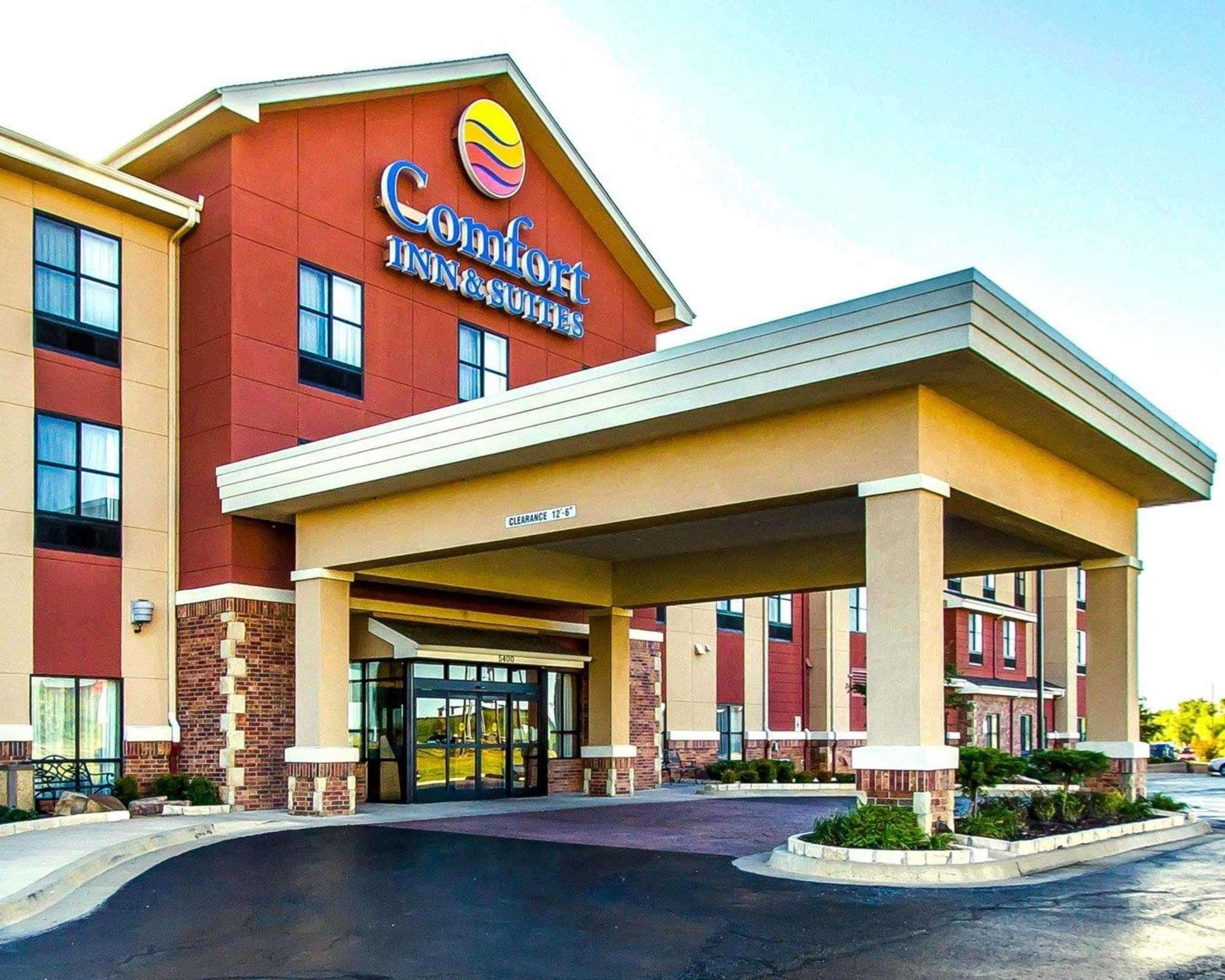 Comfort Inn & Suites Shawnee North Near I-40 Экстерьер фото