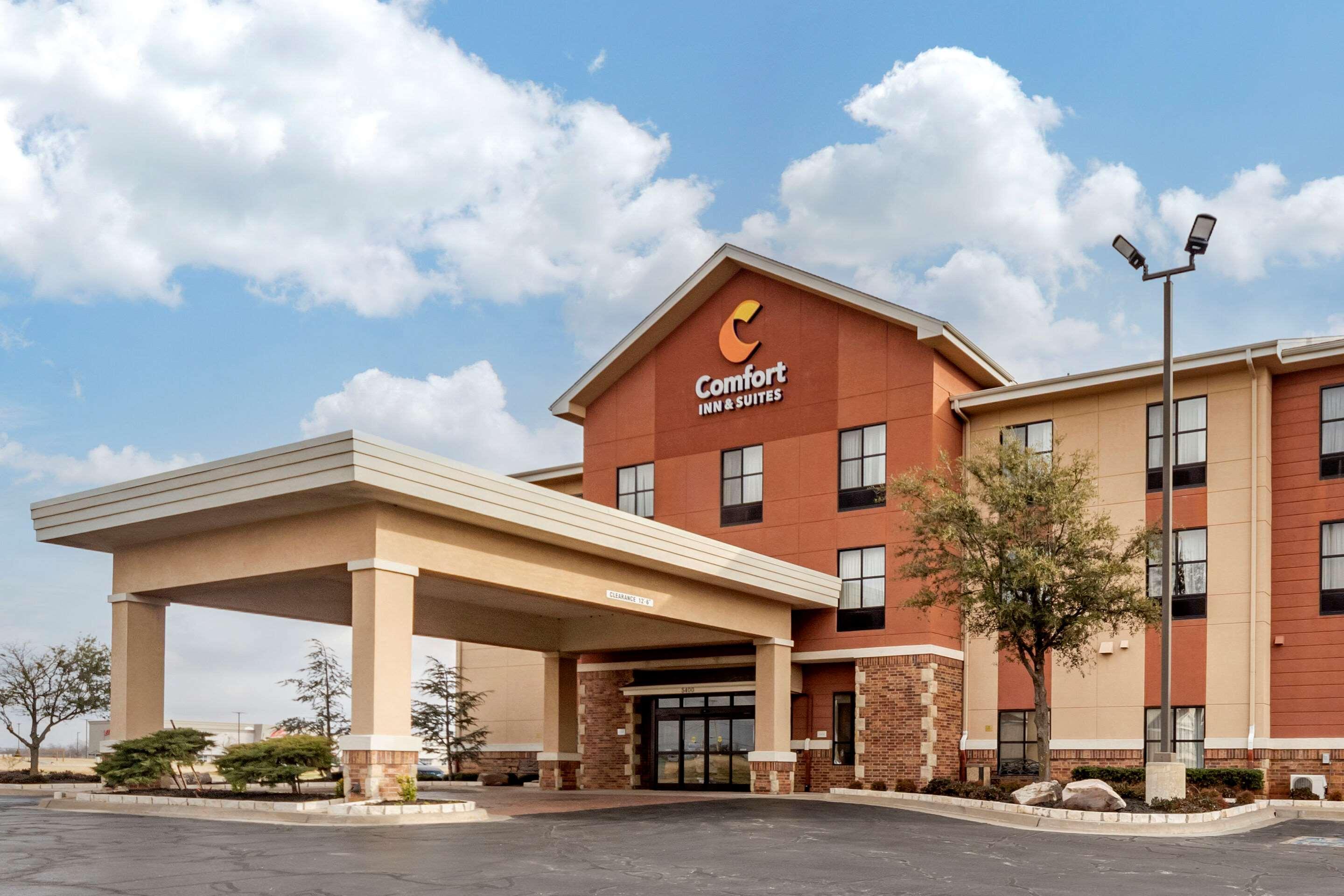 Comfort Inn & Suites Shawnee North Near I-40 Экстерьер фото