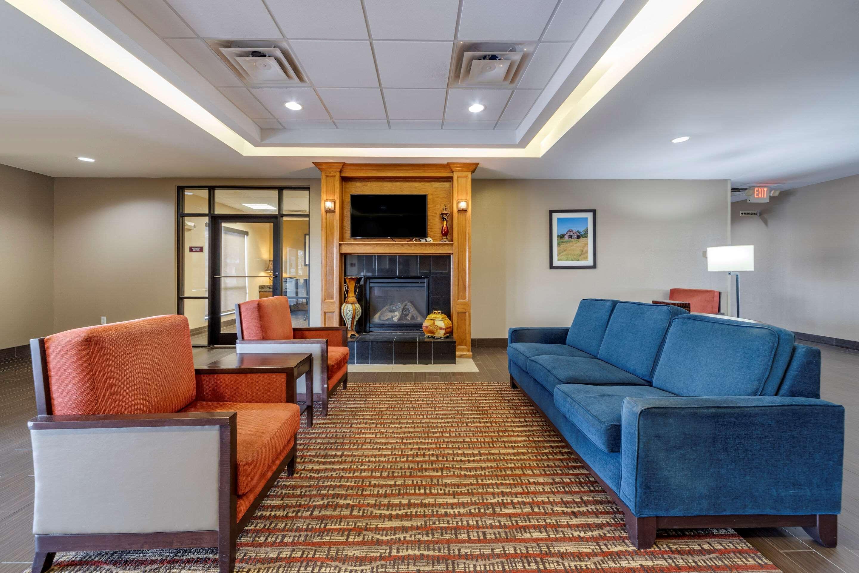 Comfort Inn & Suites Shawnee North Near I-40 Экстерьер фото