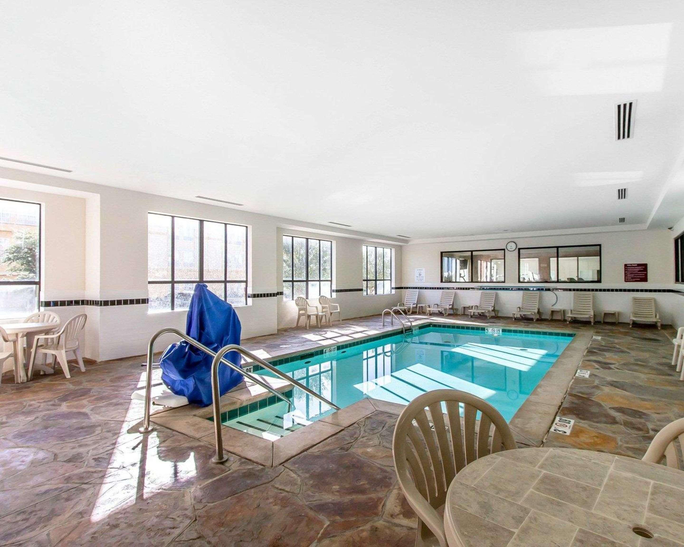Comfort Inn & Suites Shawnee North Near I-40 Экстерьер фото