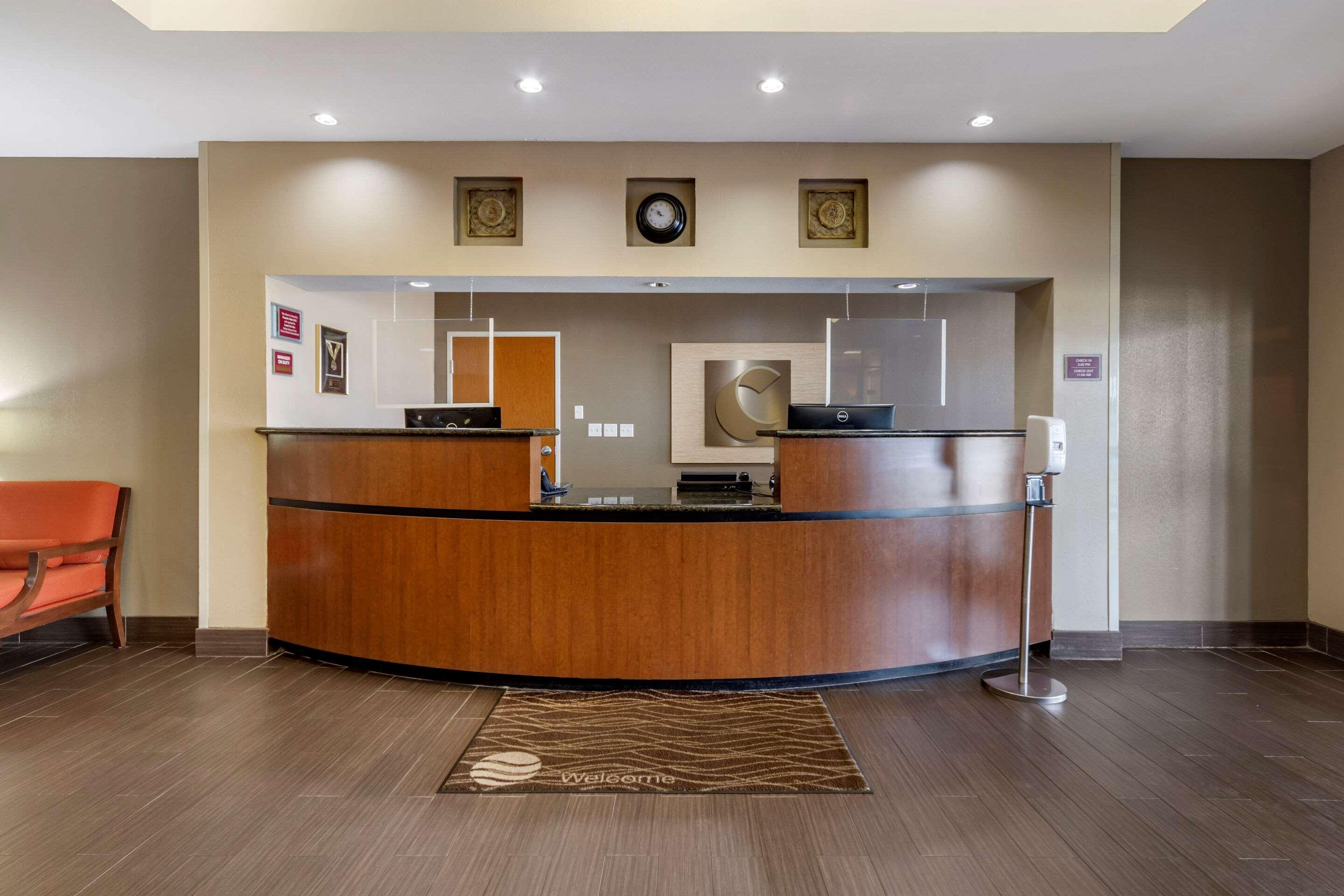 Comfort Inn & Suites Shawnee North Near I-40 Экстерьер фото