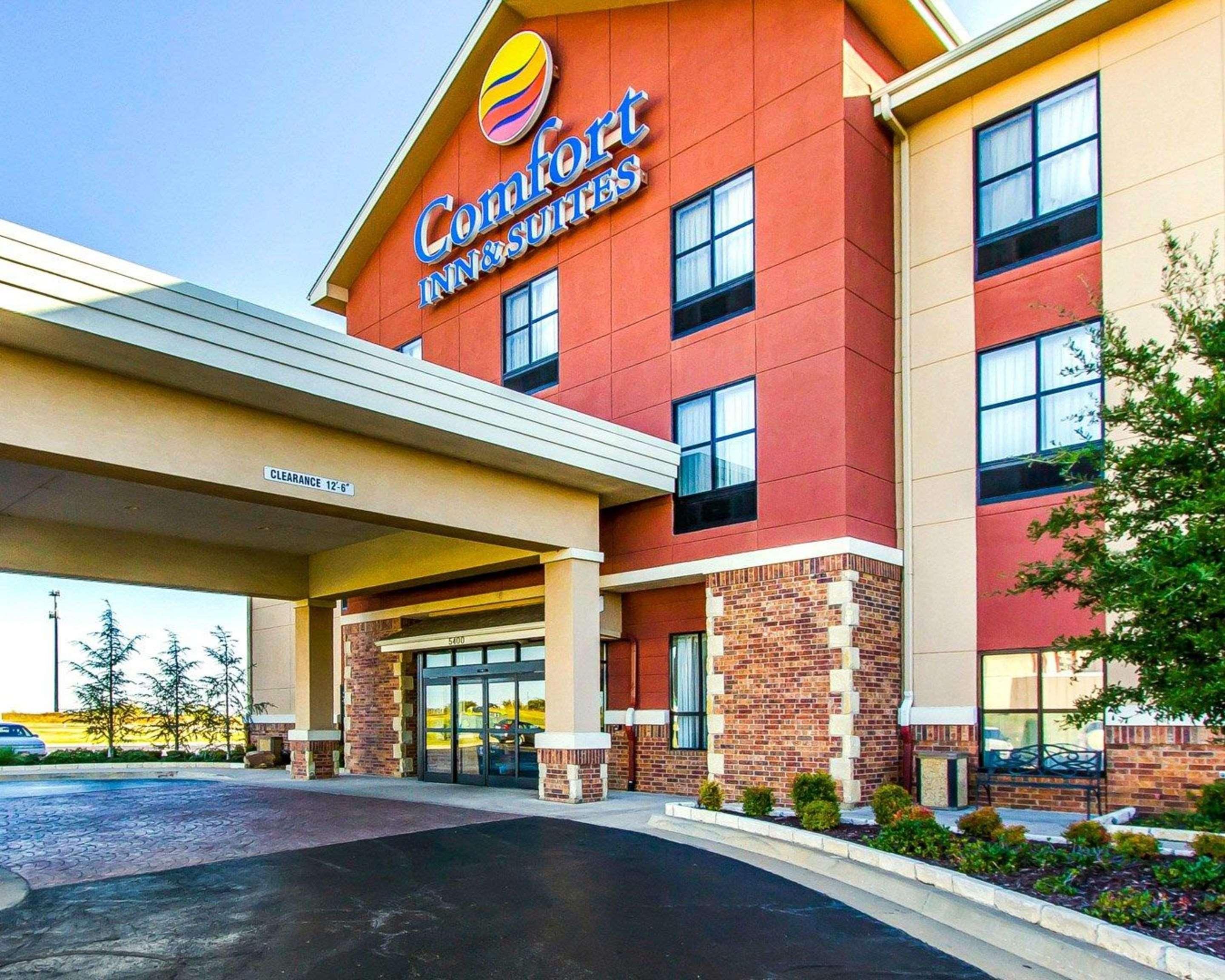 Comfort Inn & Suites Shawnee North Near I-40 Экстерьер фото