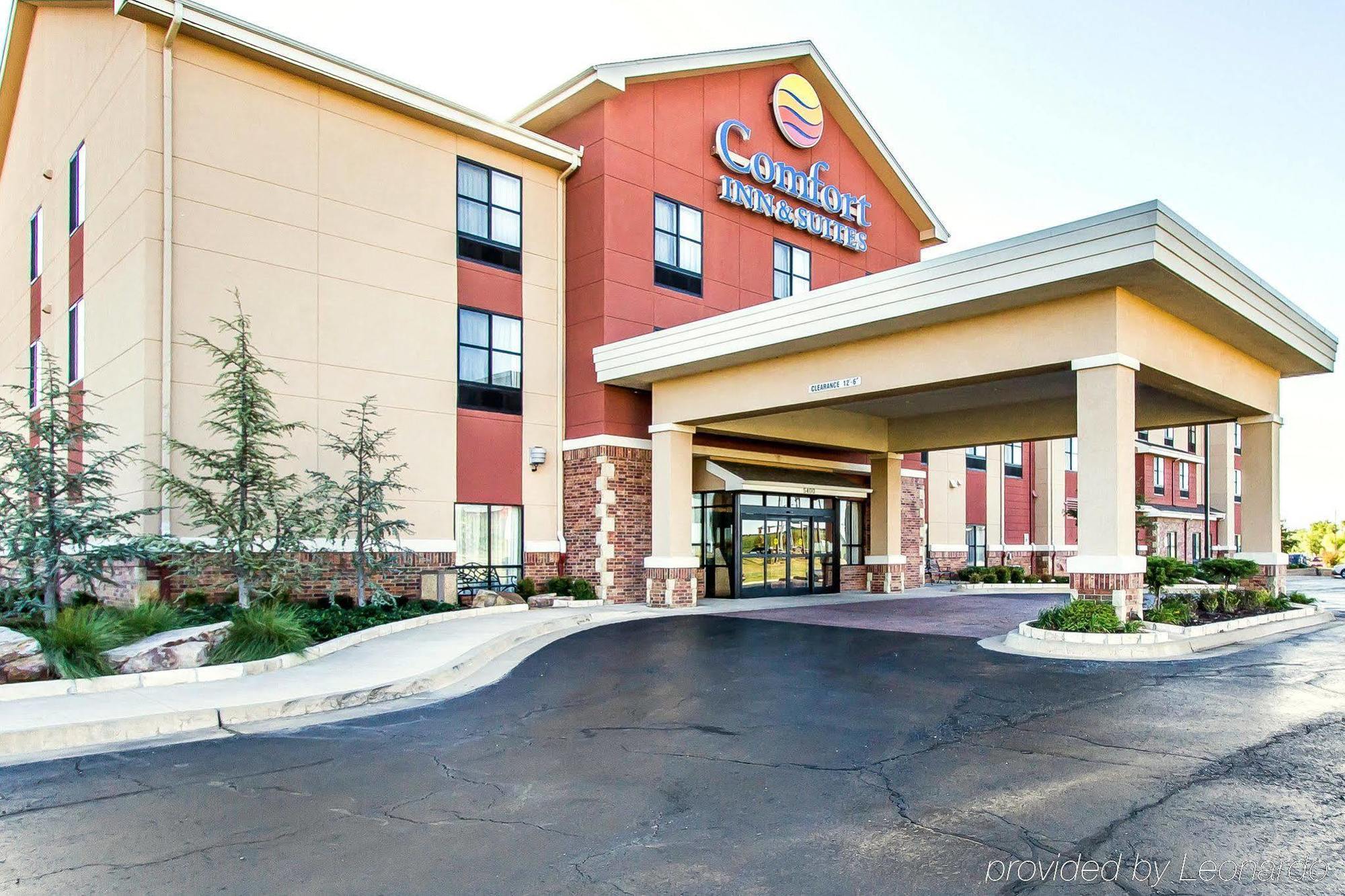 Comfort Inn & Suites Shawnee North Near I-40 Экстерьер фото